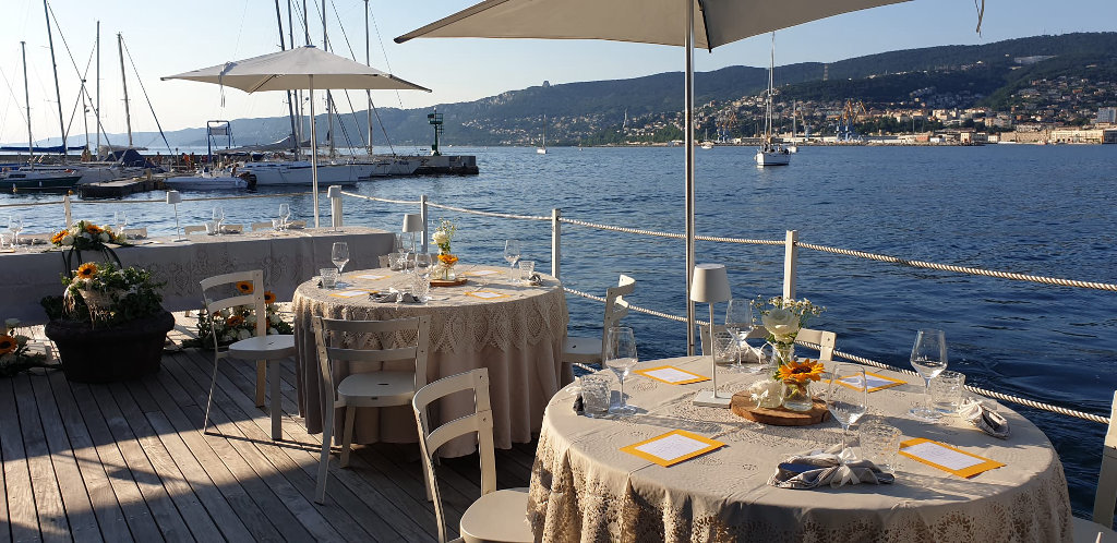 ristorante aperto