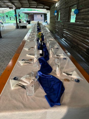 Allestimento su tavoli 