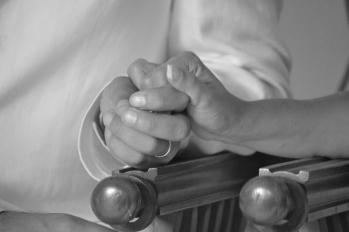La mia mano nella tua