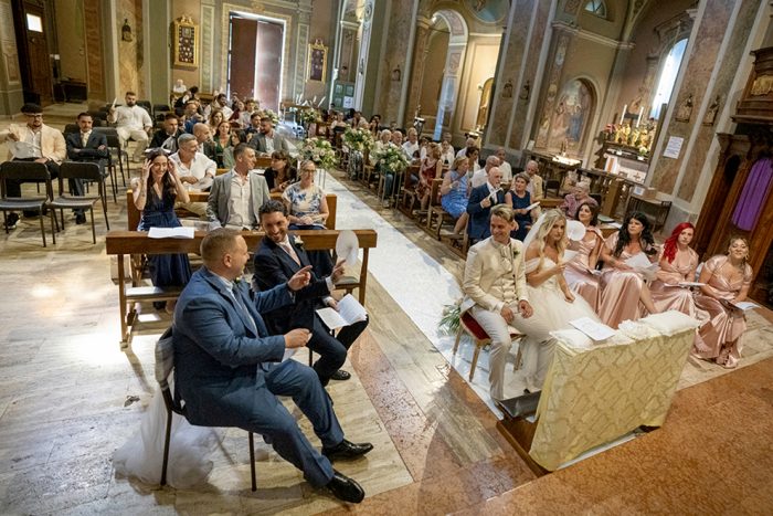 in chiesa