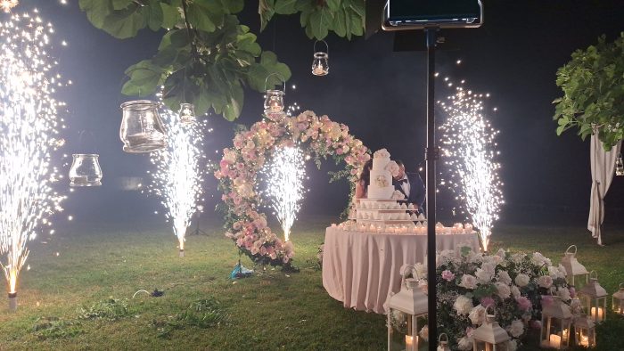 TAGLIO TORTA FONTANE LUMINOSE