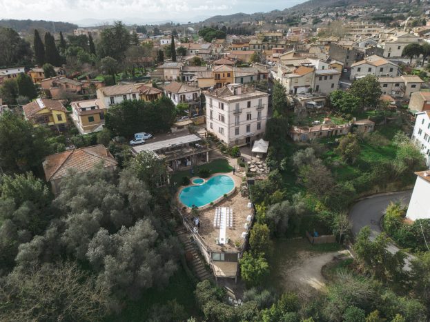 La Location