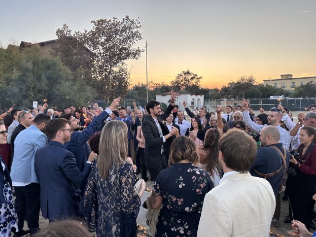 Balla al tramonto