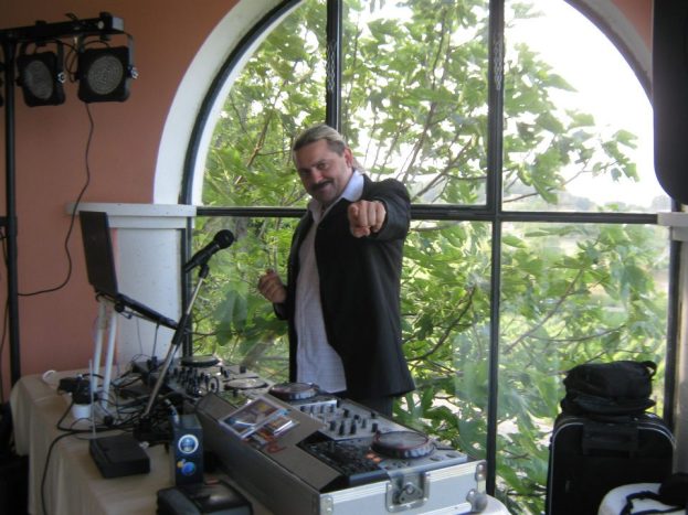 julian dj karaoke